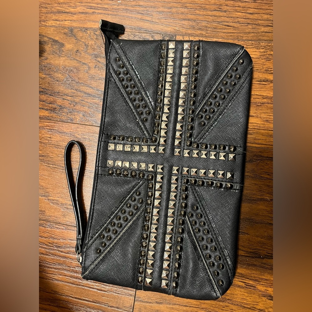 OVS clutch, black with studs